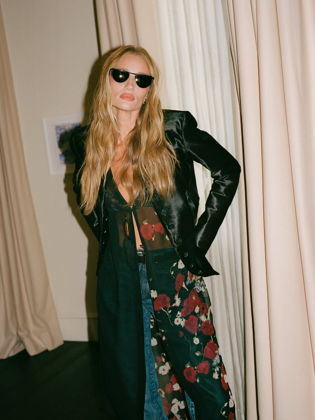 Cvetne haljine su hit i u jesenjem periodu, a Zara i H&M imaju super modele