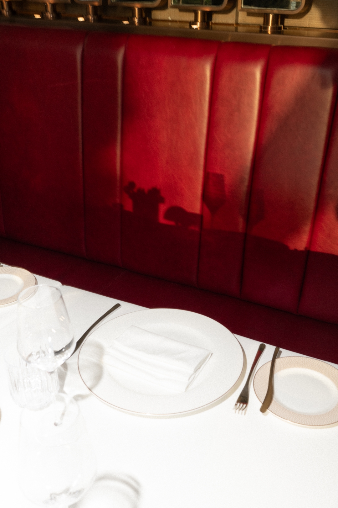 St. Regis Savant Brasserie: Mesto gde leto traje večno