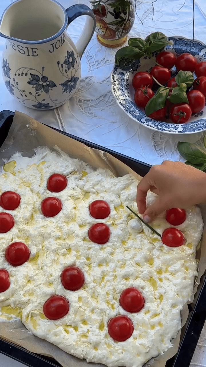 Fokača je među najpopularnijim jelima ove jeseni, a mi smo pronašli recept koji jedva čekamo da isprobamo