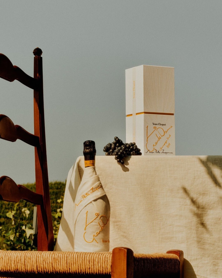 Veuve Clicquot x Simon Porte Jacquemus: Moda i vino u jednom