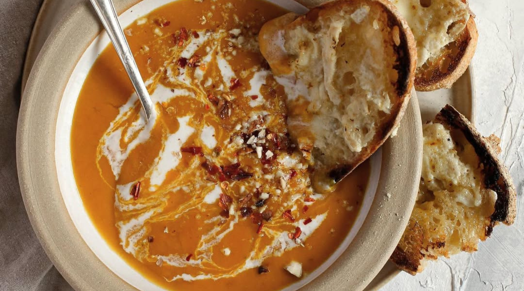 Omiljeni jesenji (gastro) combo: Čorba od paradajza & tost sa sirom