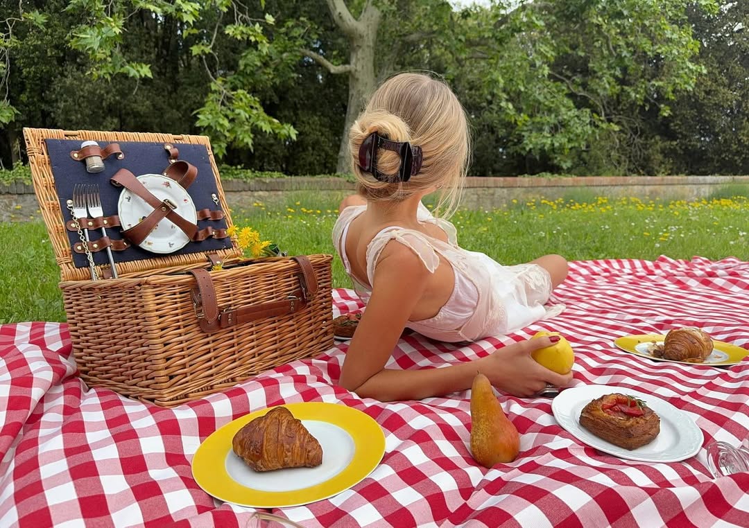 Sezona kruški počinje, a mi spajamo poširane kruške i sladoled od vanile