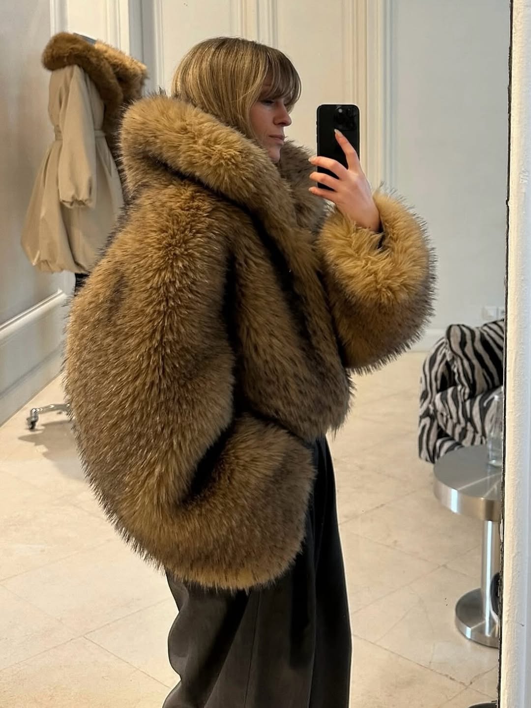 Faux Fur drama: Maksimalizam i veštačko krzno su “modni kod” sezone