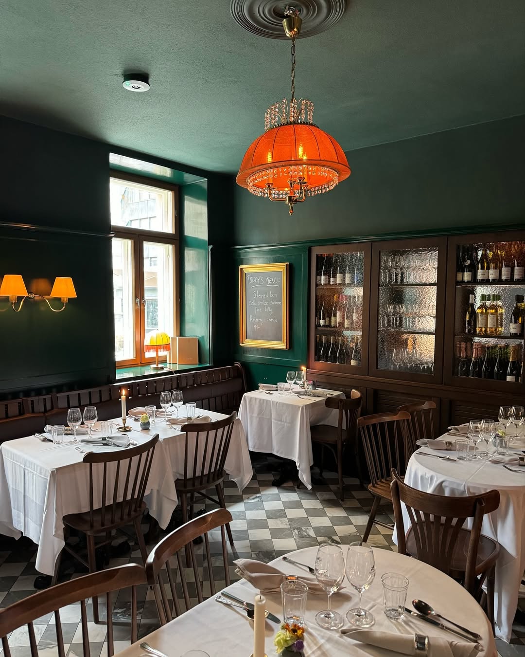 Zbogom minimalizmu! Estetika taverni i kafana se vraća u svet enterijera?