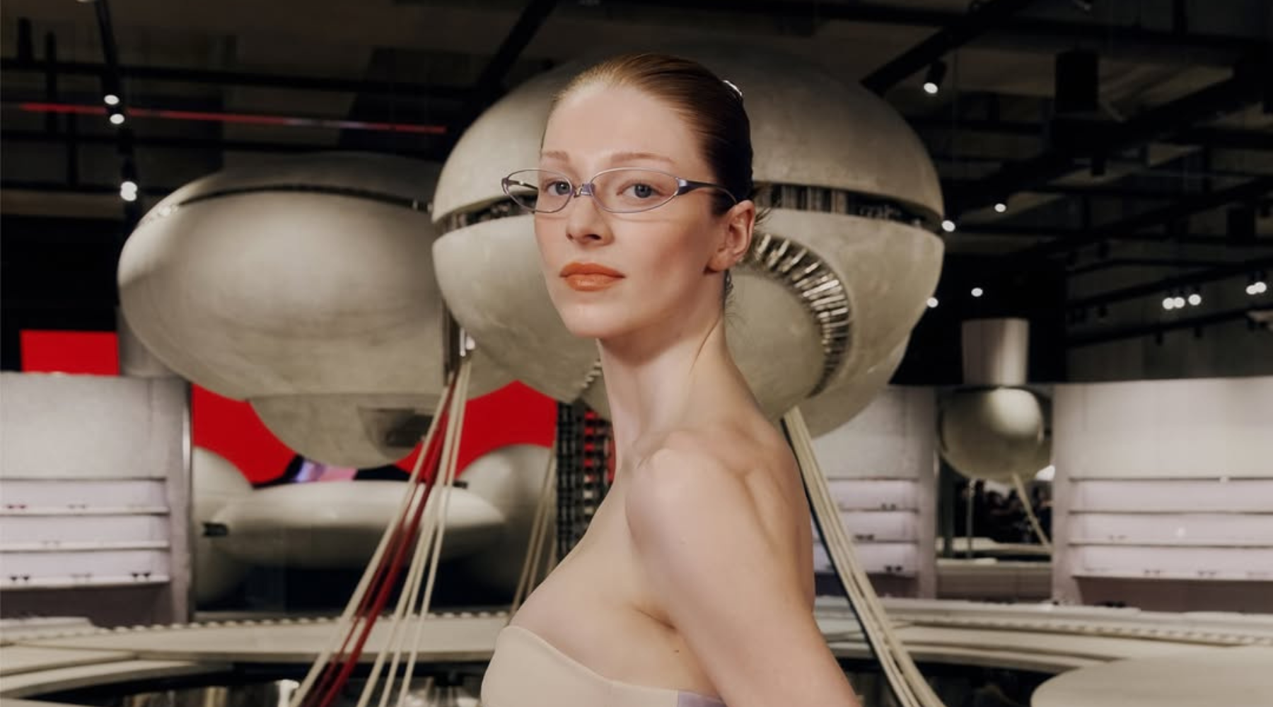 Gentle Monster najavio jesenju kolekciju jednominutnim filmom u kom glumi Hunter Schafer