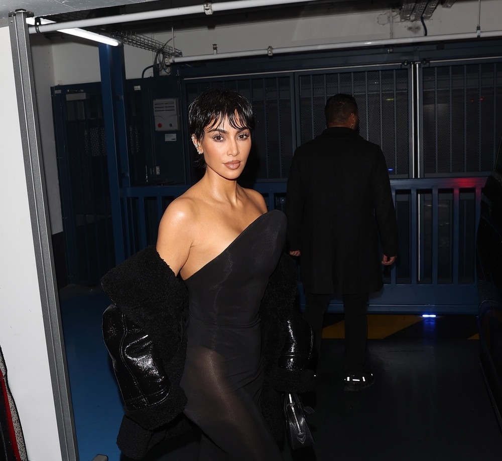 Everything for Alaïa: Kim Kardashian osvojila Pariz pixie frizurom