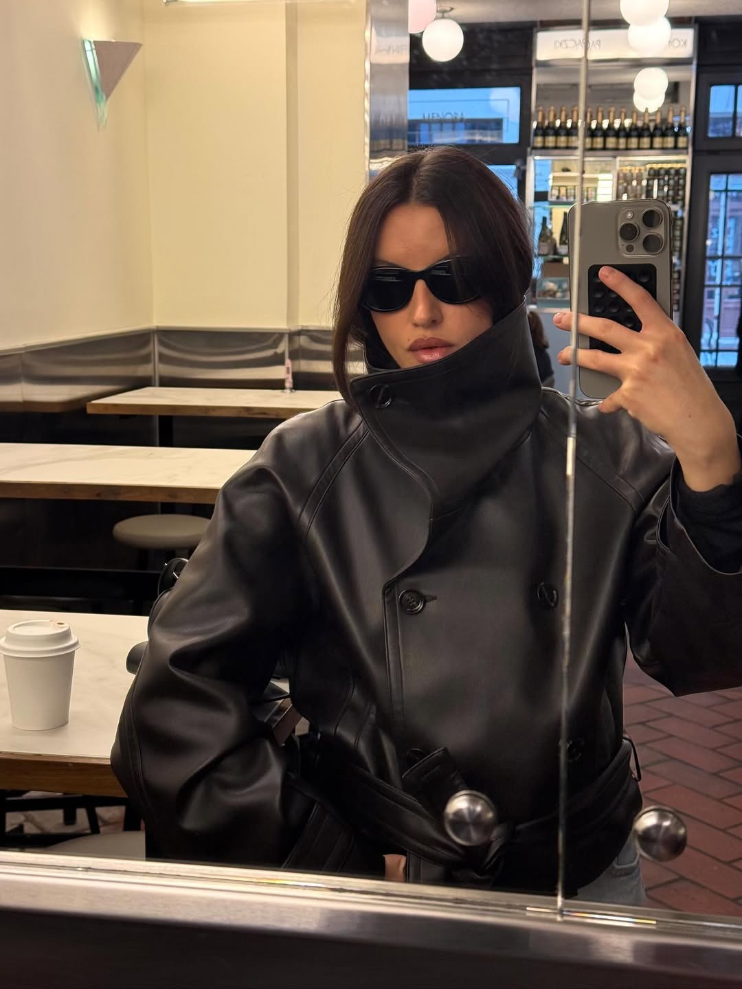 Zara vs Mango: Koji brend ima bolji model viralne jakne sa podignutom kragnom?