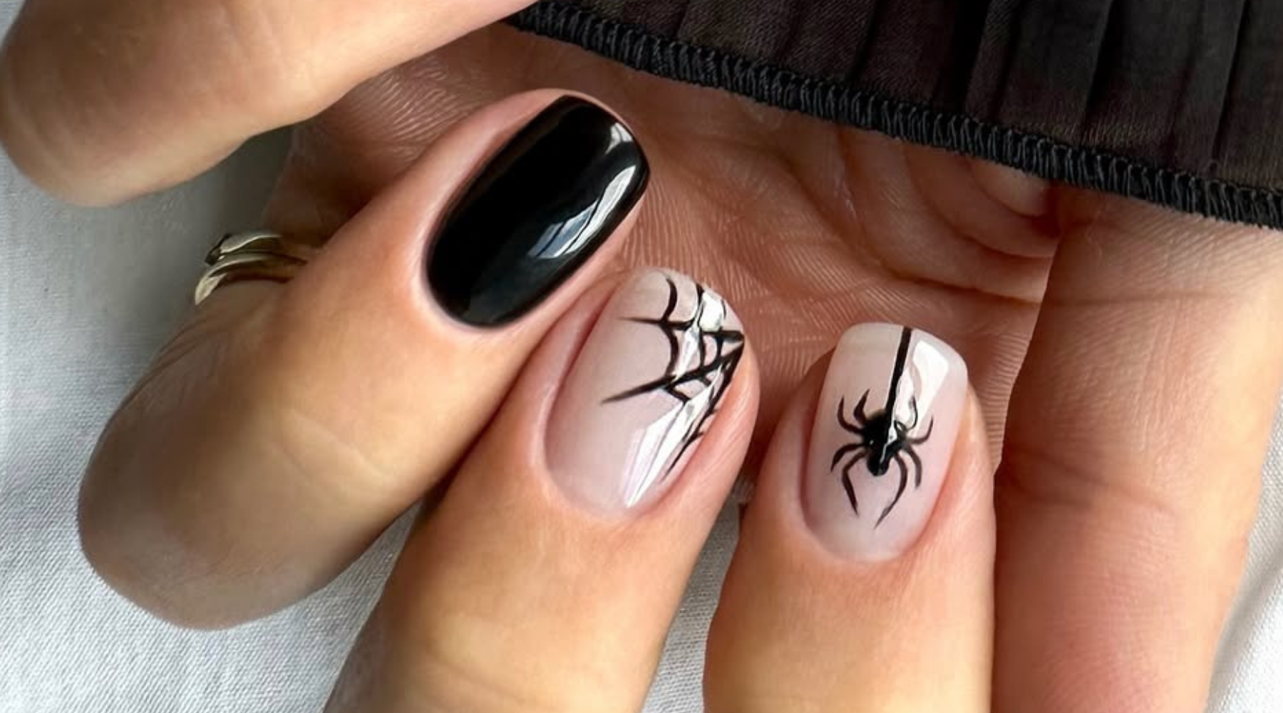 Bliži se Halloween, a mi donosimo ultimativnu inspiraciju za manikir u tom maniru