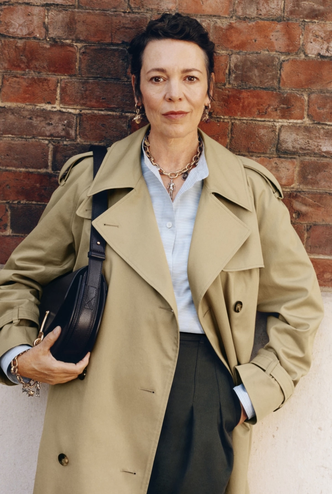 Da li je ovo najzabavnija Burberry kampanja do sad? Olivia Colman u ulogama koje reflektuju šarm britanske kulture