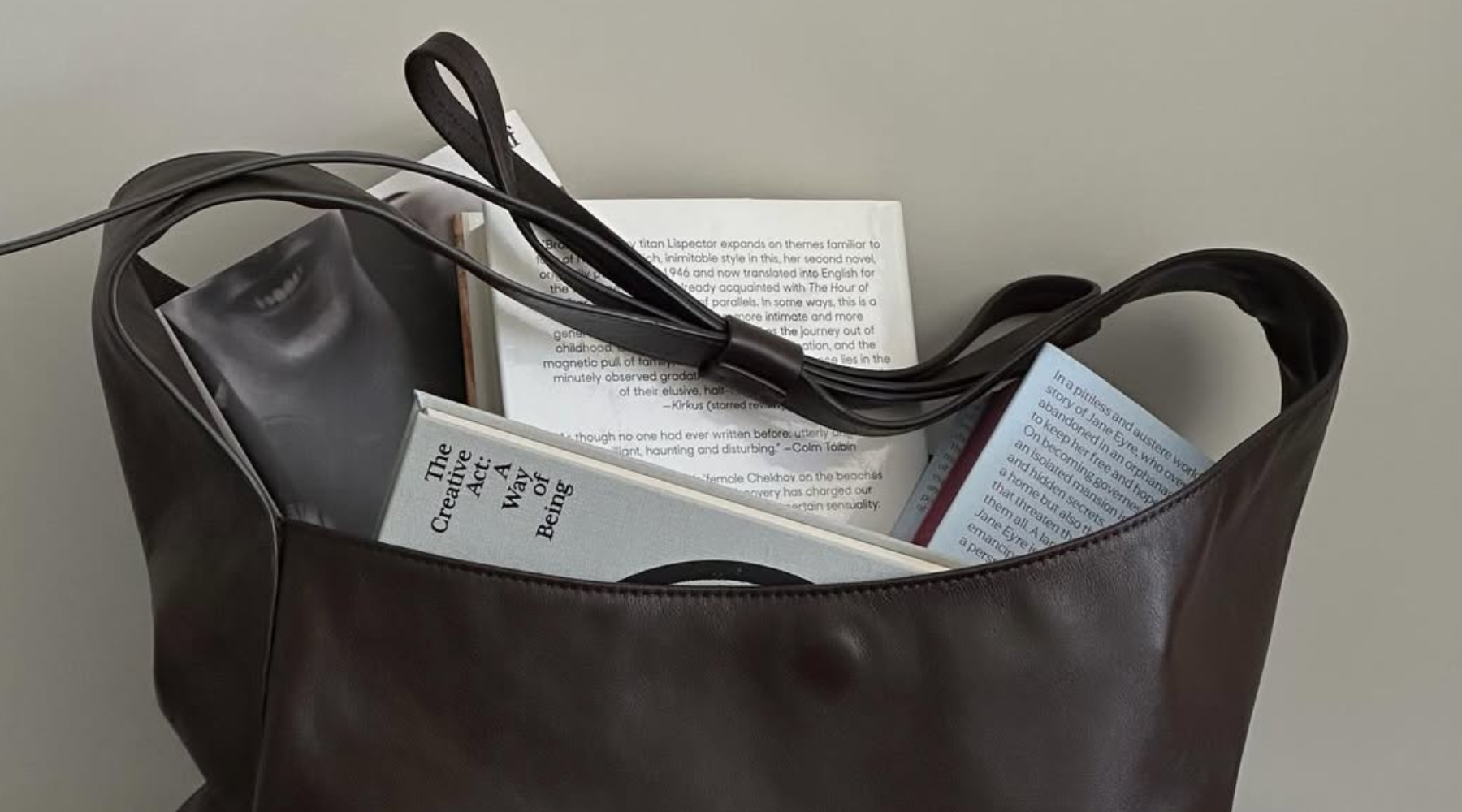 Svi smo čuli za #BookTok hitove. Koji od njih su zapravo vredni čitanja?