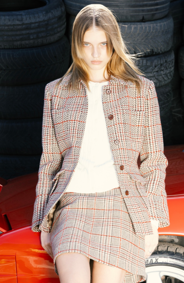 Preppy Pit Stop: Reimaginacija klasike kroz trkački kod