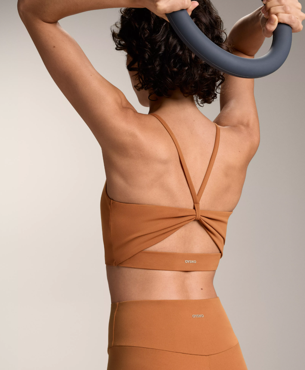 Oysho nas motiviše na trening. Izdvajamo favorite iz nove activewear kolekcije (a otkrivamo i njihovu mobilnu aplikaciju)