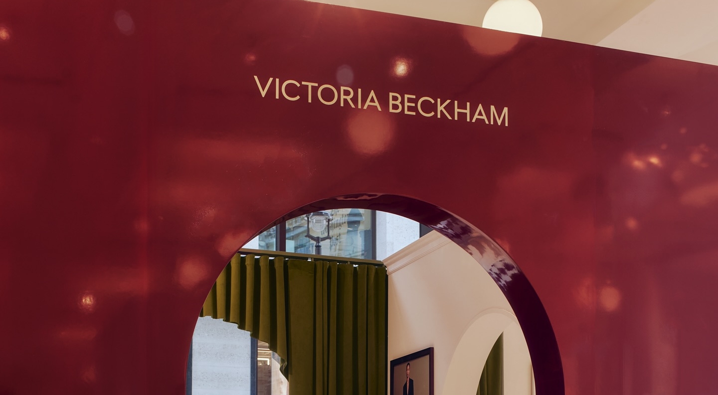 Odevne komade koje je Victoria Beckham ponela u svom dokumentarcu možete kupiti u sklopu ovog pop-up-a