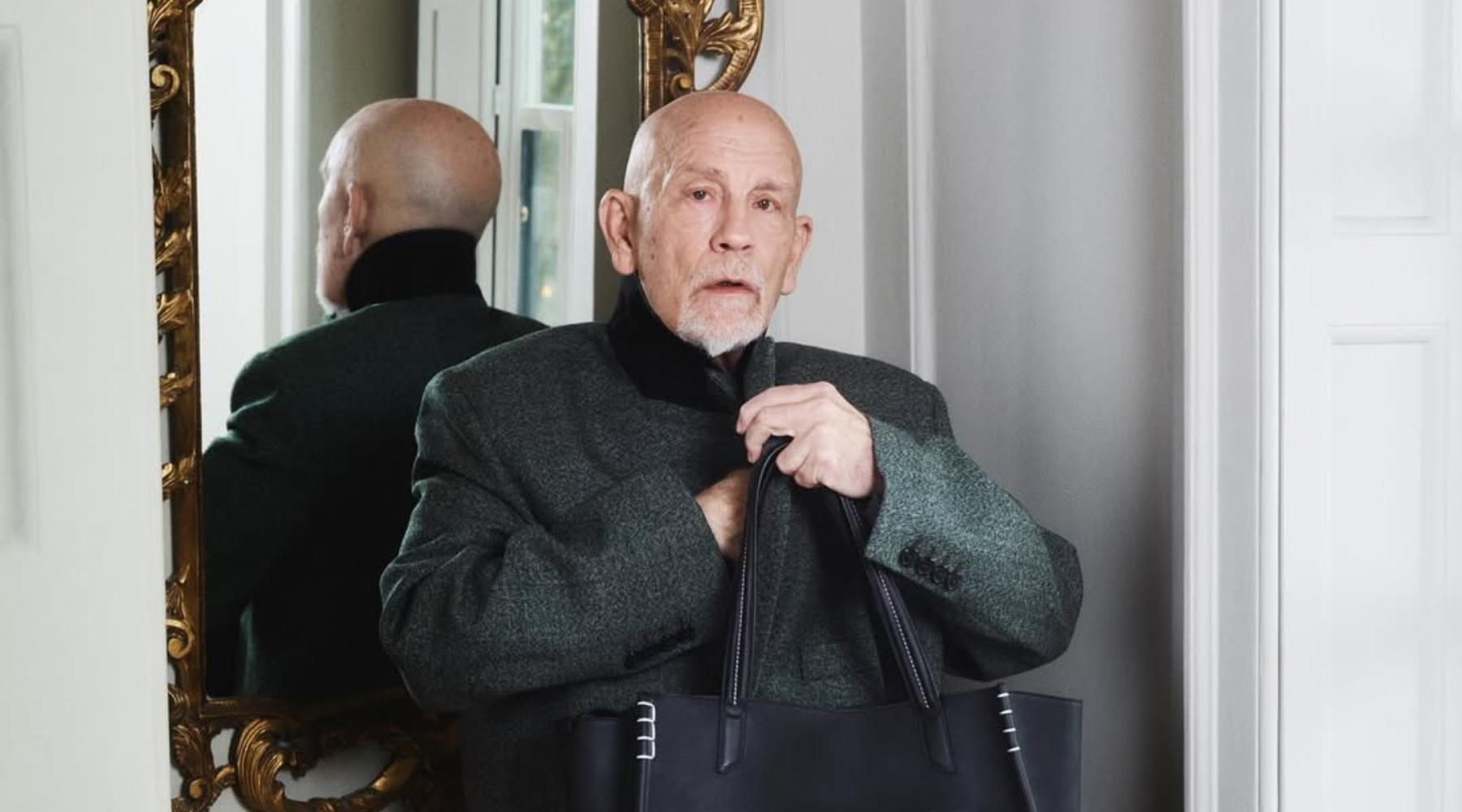 Između performansa i mode: John Malkovich u novoj JW Anderson kampanji