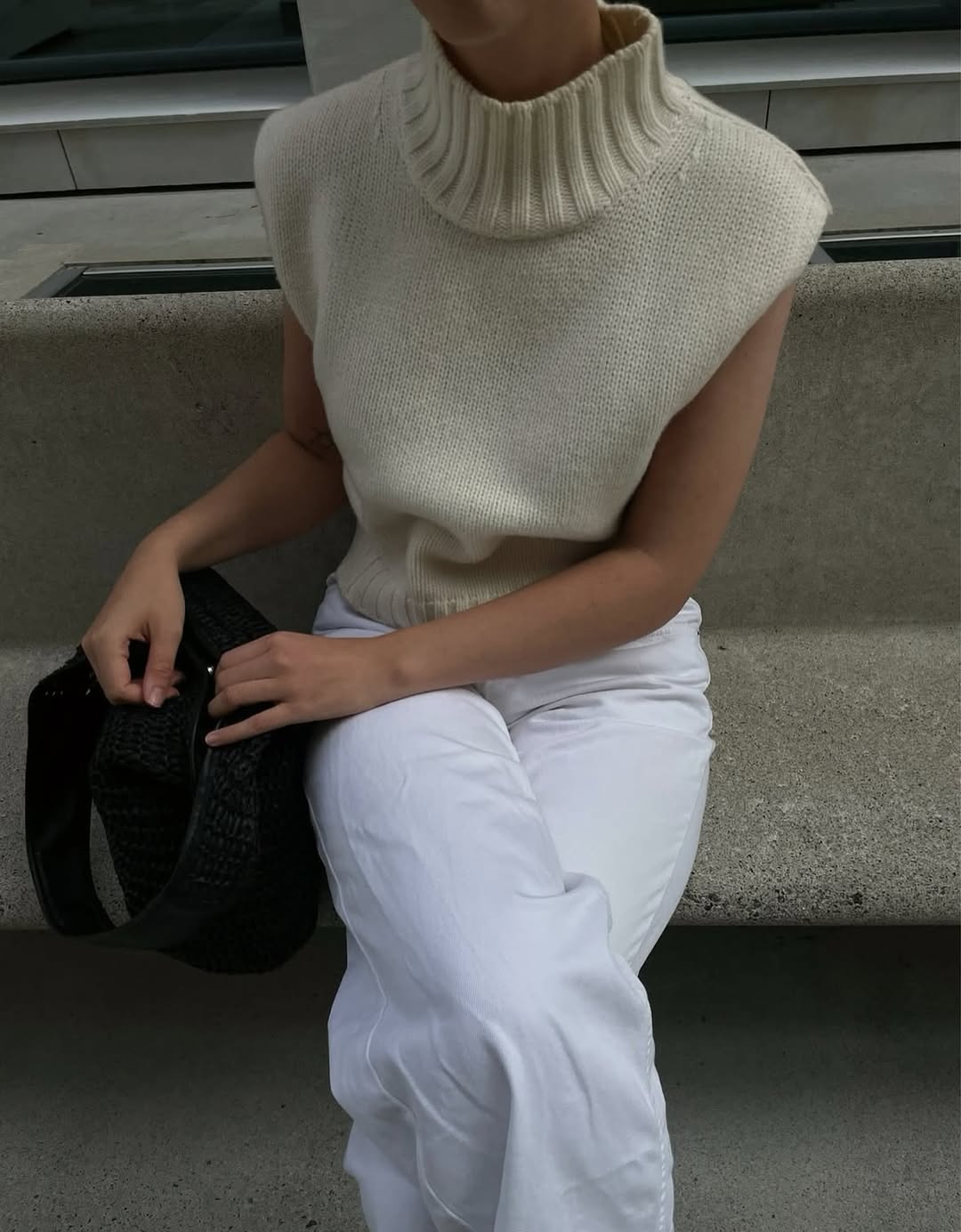 Džemper-prsluci su savršeni komad za prelazni period. Naravno, high-street brendovi to znaju