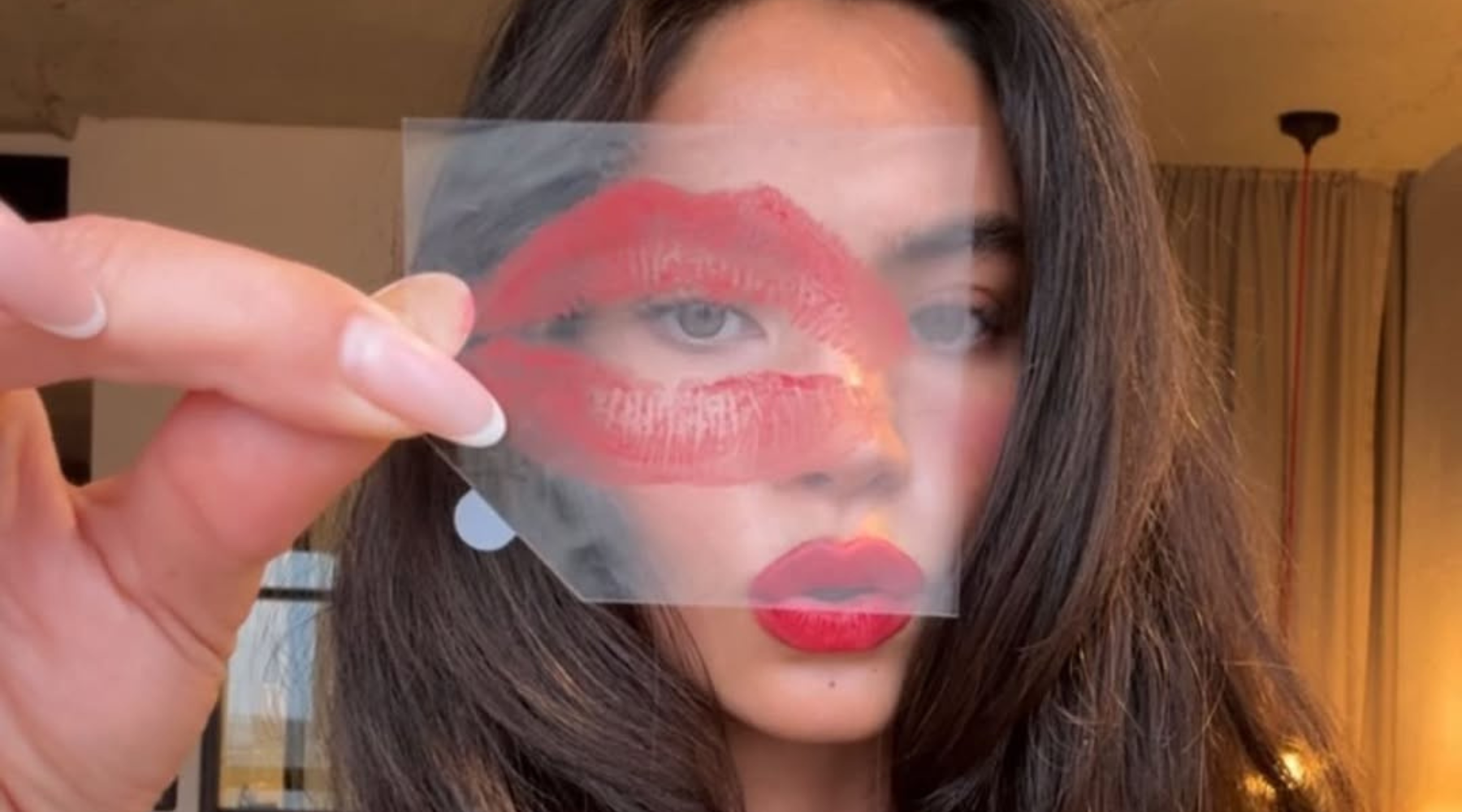 Praznična sezona se bliži, a ova makeup izdanja nas inspirišu za sledeću žurku