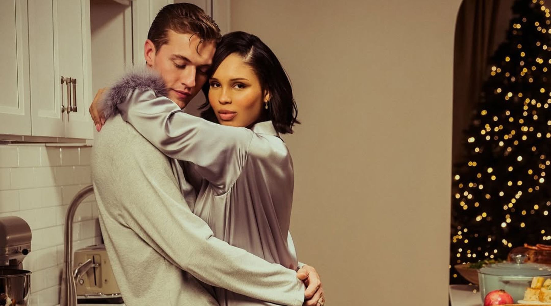 Nara i Lucky Blue Smith za SKIMS: Kako je porodična intima postala najpoželjniji luksuz sezone