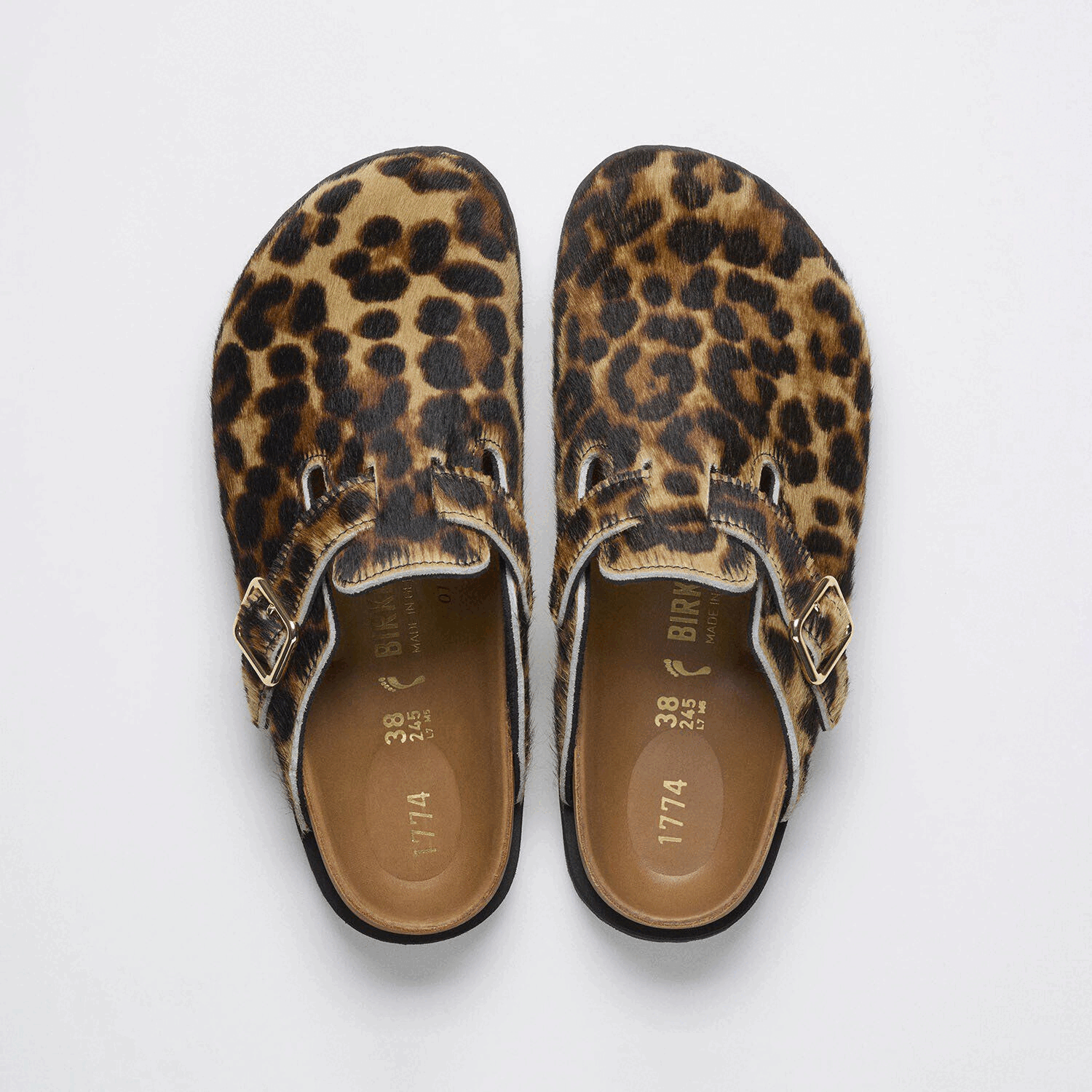 Birkenstock je prigrlio trend krznenih cipela i predstavio nam najbolje papuče za zimu