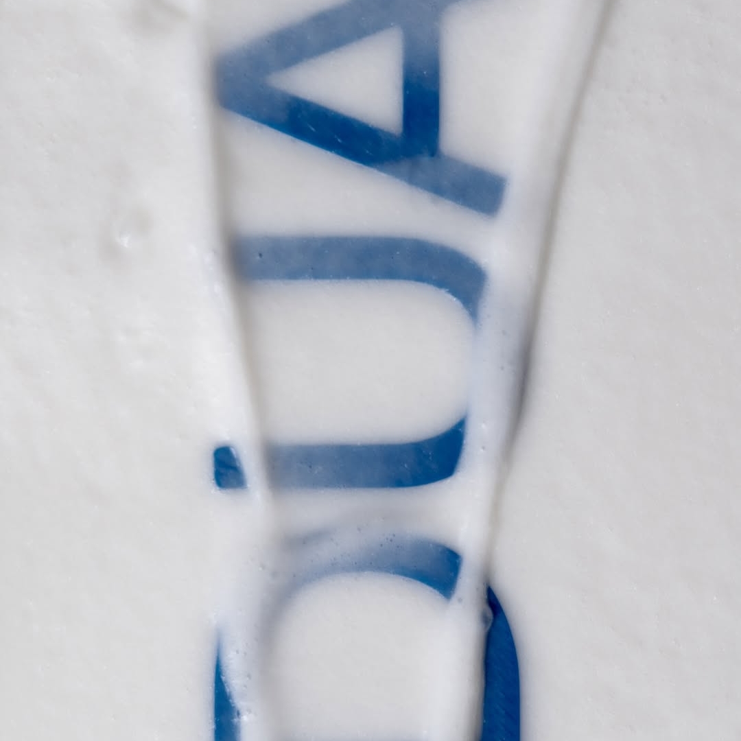 Dua Lipa lansirala skincare liniju u saradnji sa brendom Augustinus Bader